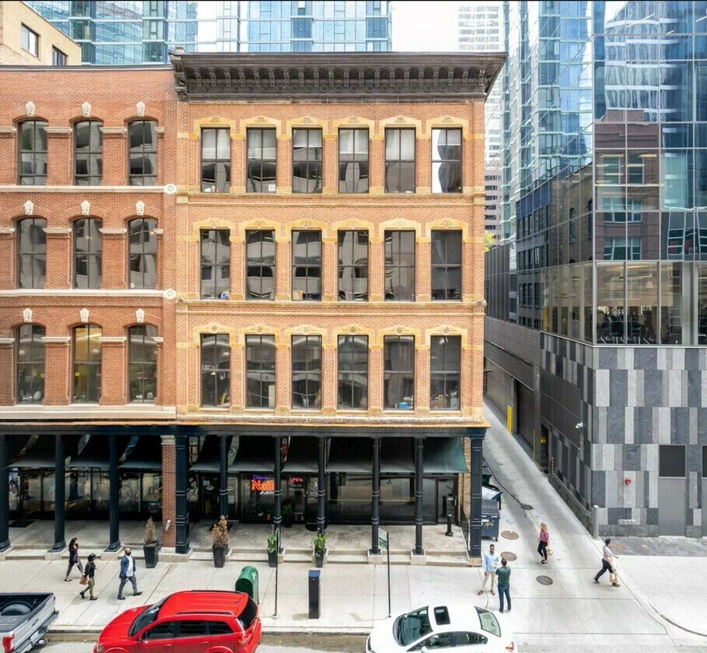 Photo 2 of 175 N Franklin St, Chicago, IL 60606