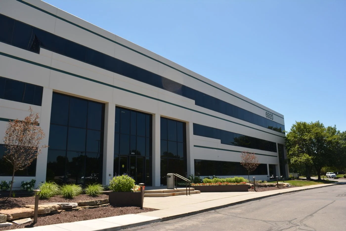 Photo 3 of 6920 Pointe Inverness Way, Fort Wayne, IN 46804