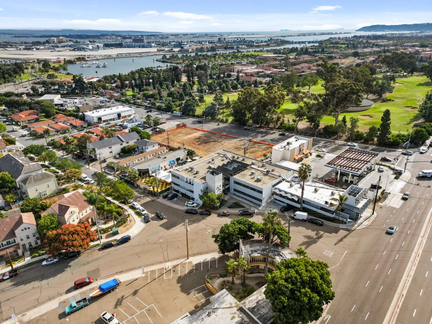 Photo 3 of 3065 Rosecrans Pl, San Diego, CA 92110