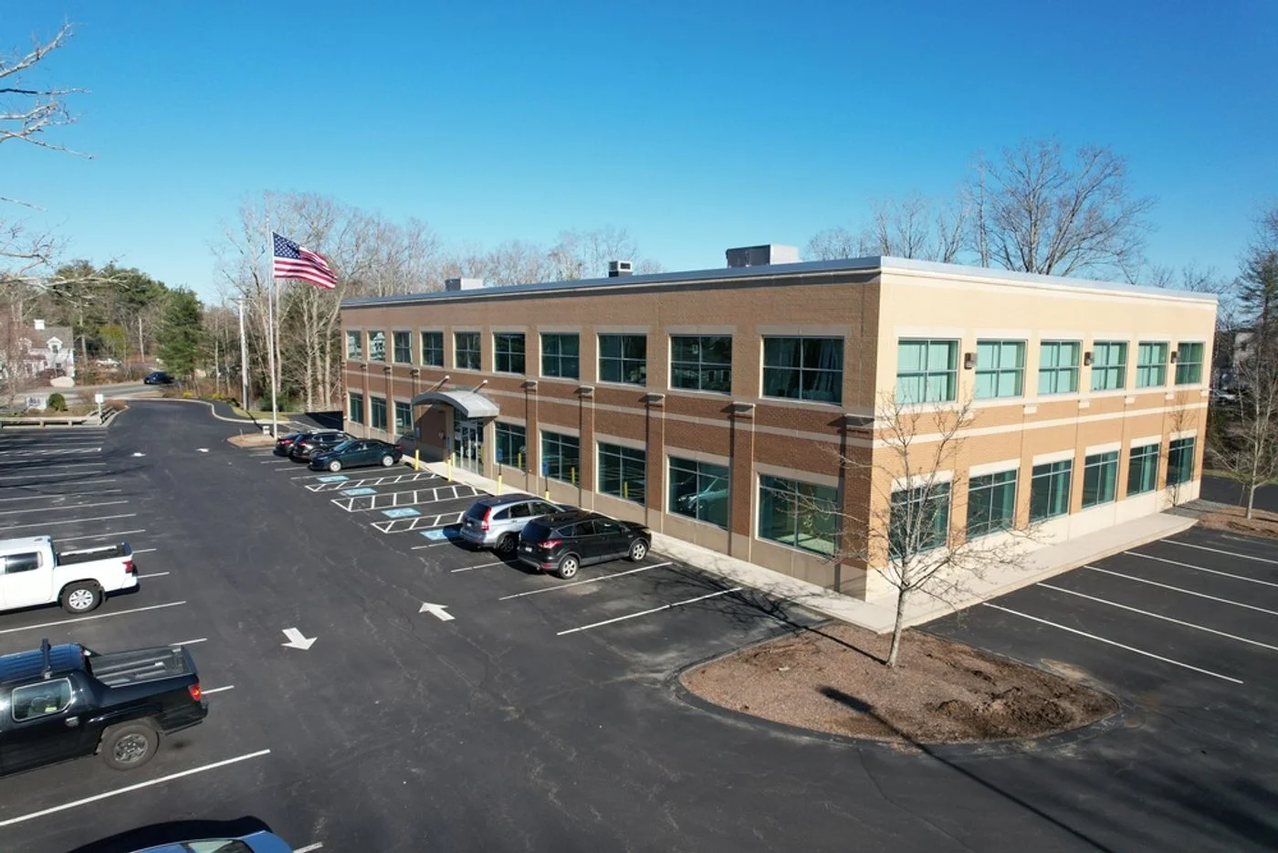 Photo 2 of 302 Weymouth St, Rockland, MA 02370