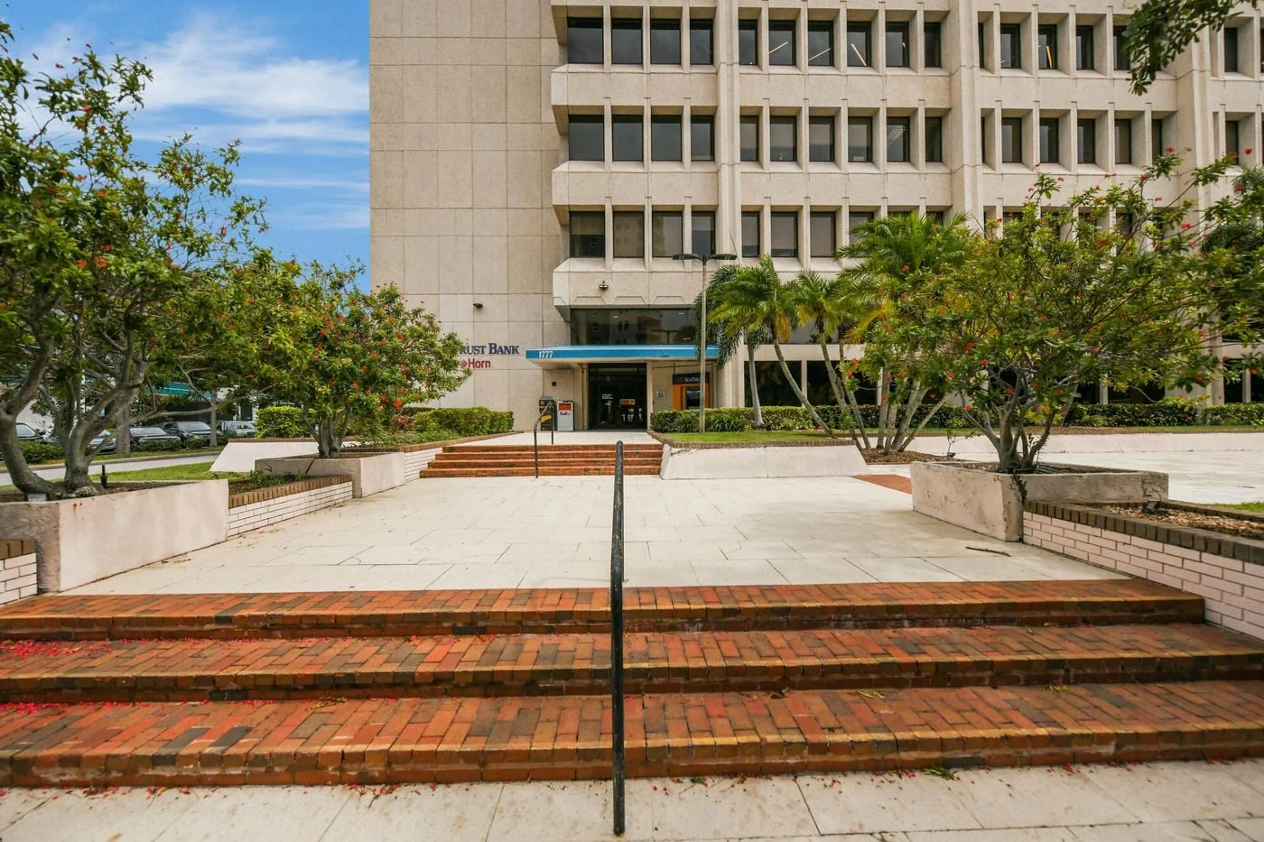 Photo 3 of 1777 Main St, Sarasota, FL 34236