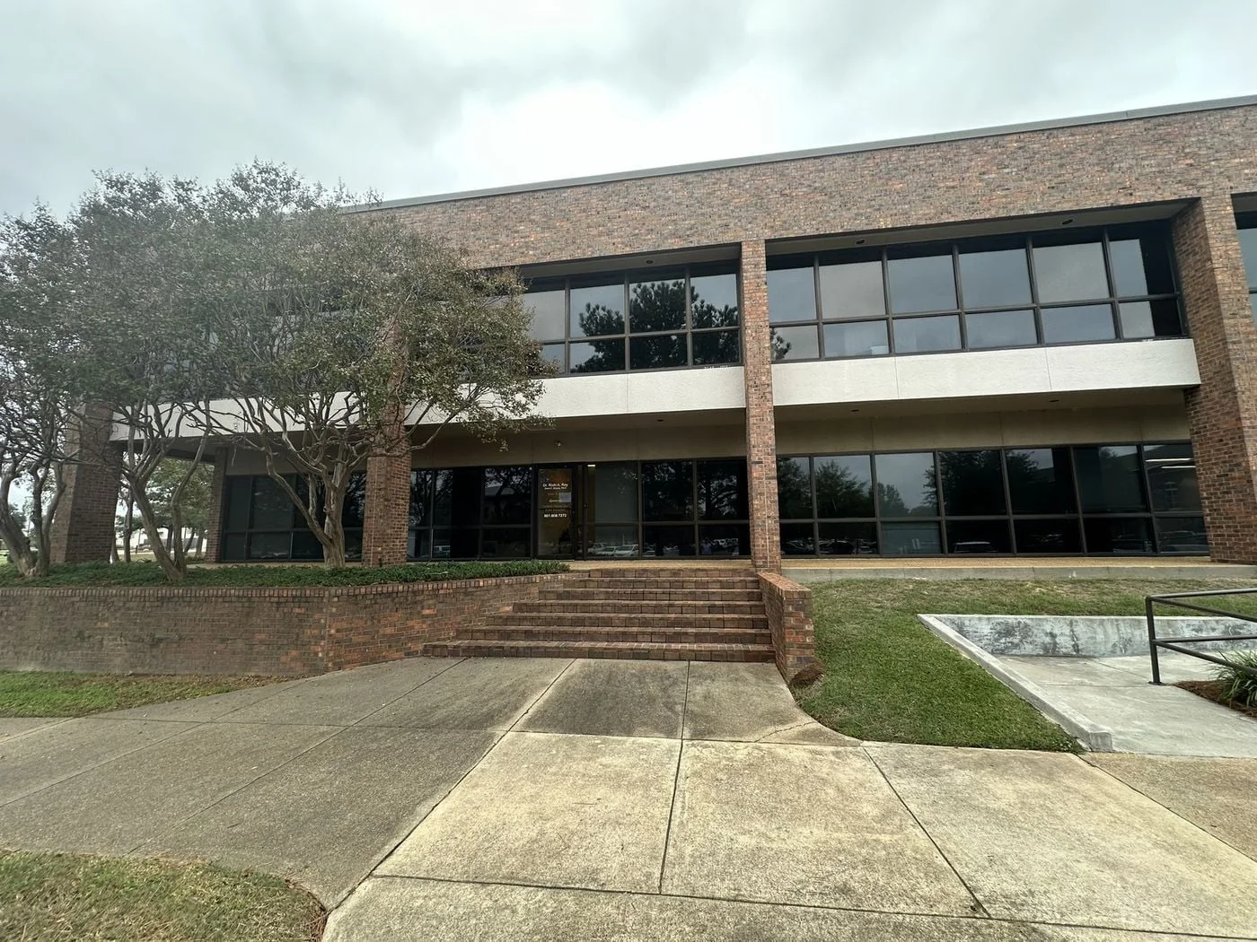 Photo 1 of 1080 River Oaks Dr, Flowood, MS 39232