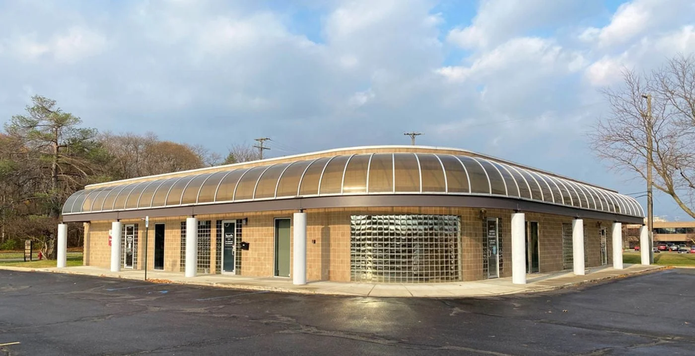 Photo 3 of 43750 Woodward Ave, Bloomfield Township, MI 48302