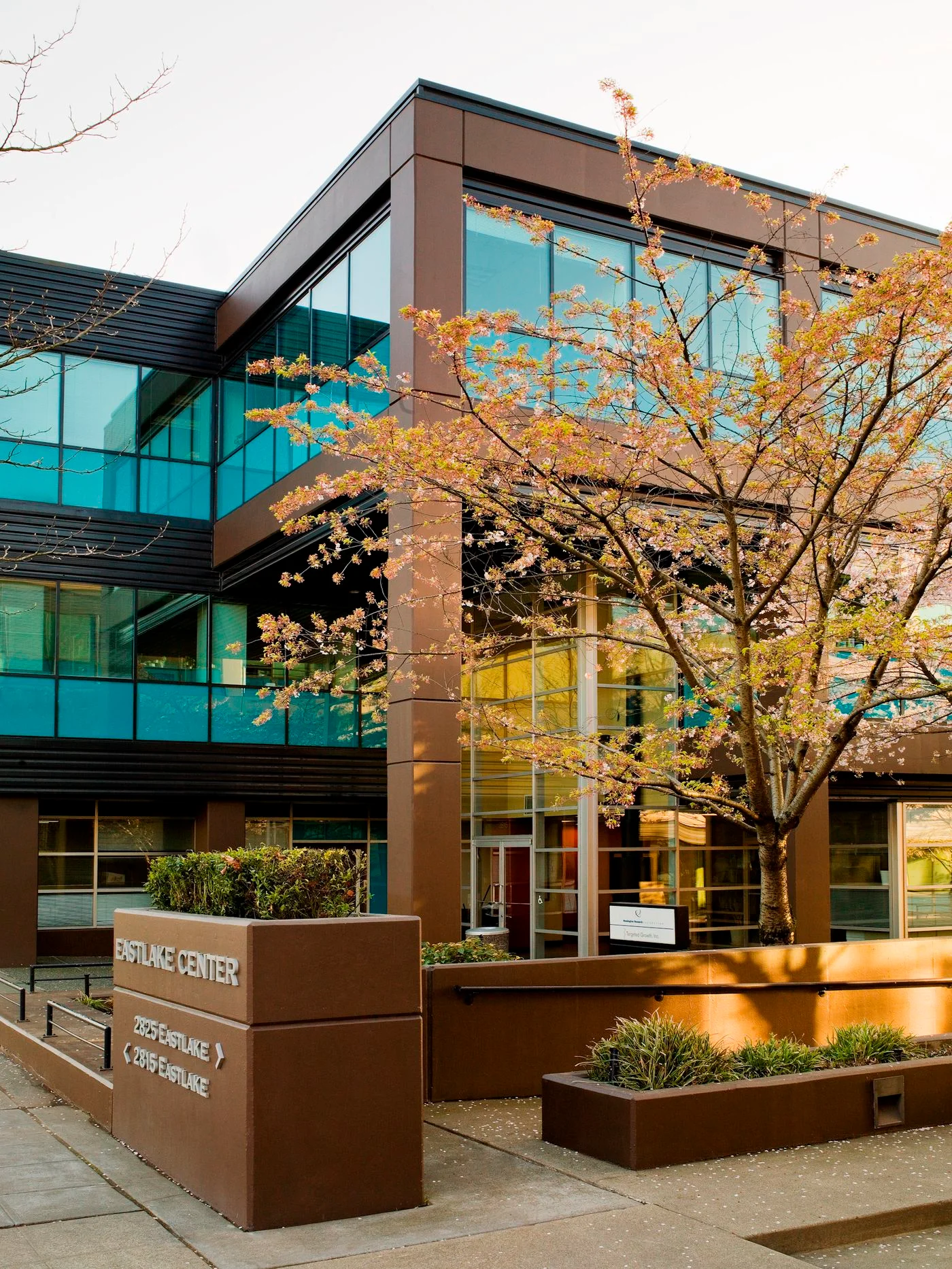 Photo 2 of 2815 Eastlake Ave E, Seattle, WA 98102