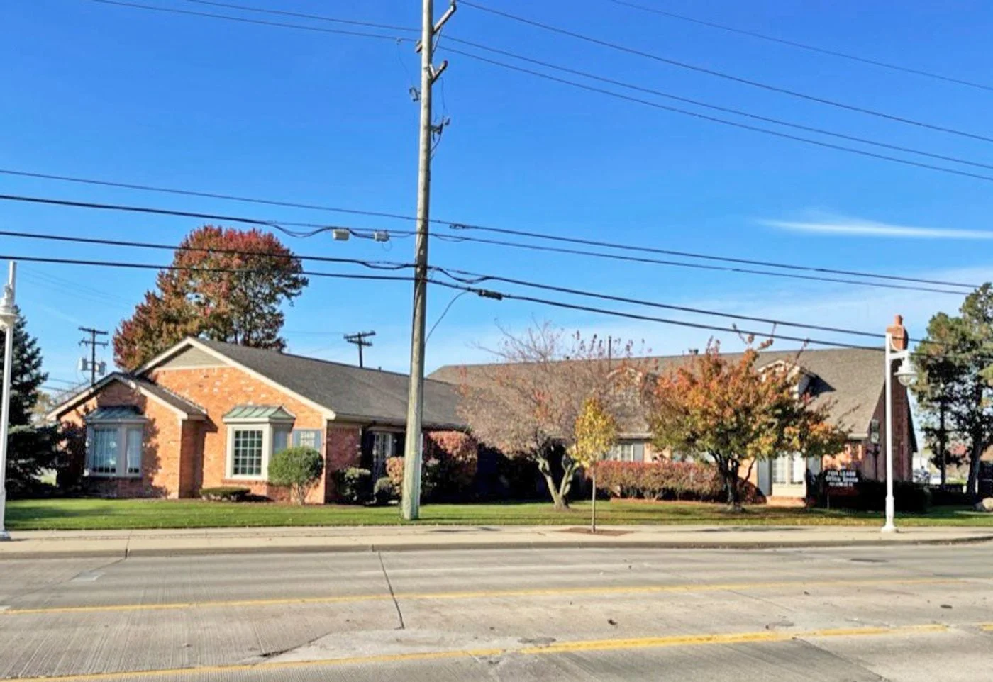 Photo 1 of 23409 Jefferson Ave, Saint Clair Shores, MI 48080