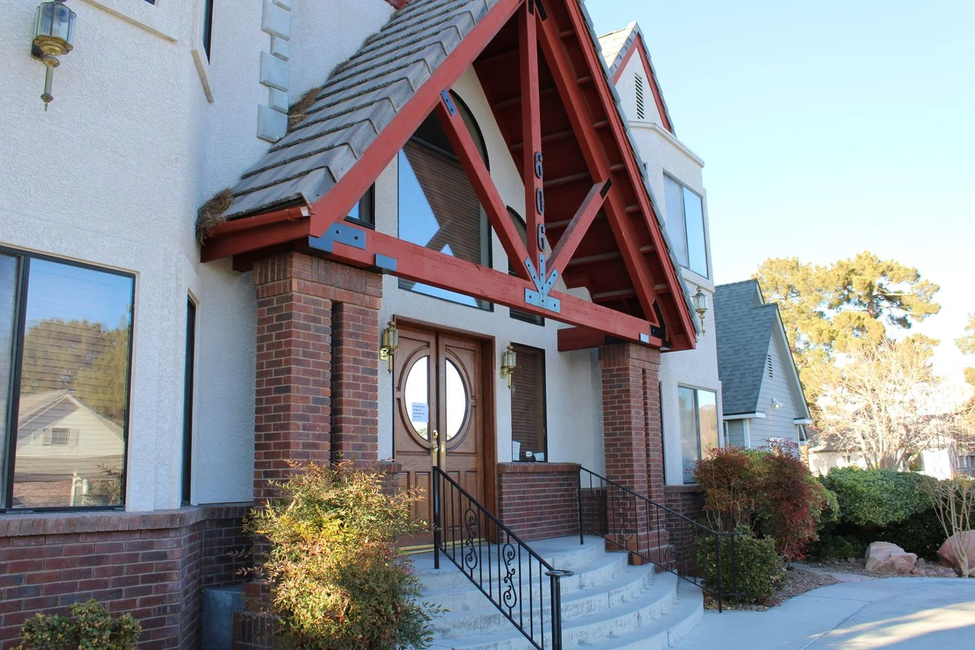 Photo 2 of 606 S 9th St, Las Vegas, NV 89101