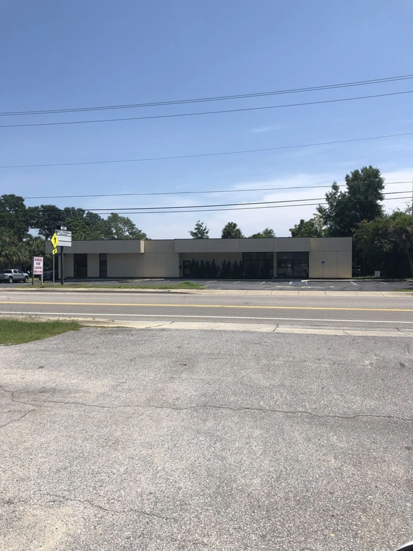 Photo 3 of 810 Scenic Hwy, Pensacola, FL 32503