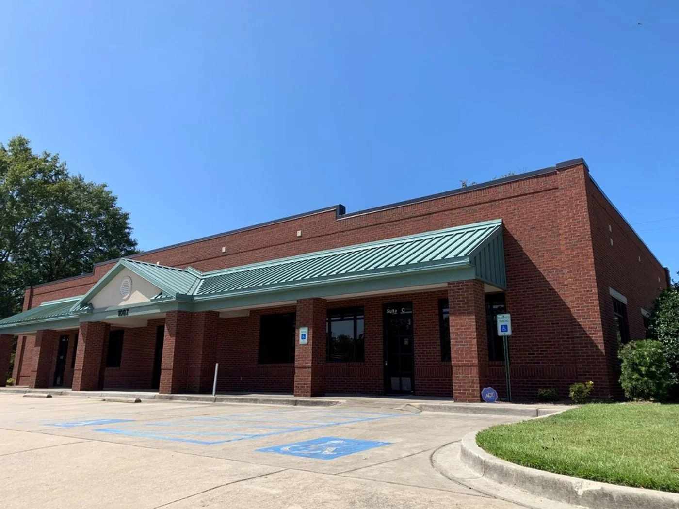 Photo 1 of 1087 Harbor Dr, West Columbia, SC 29169