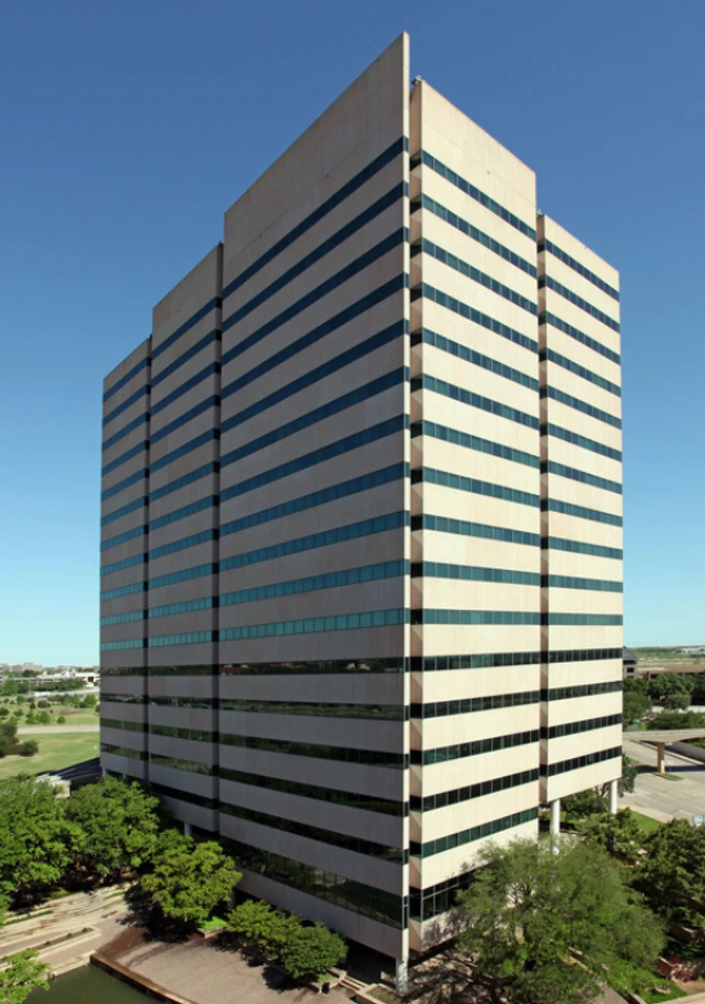 Photo 1 of 125 E John Carpenter Fwy, Irving, TX 75062