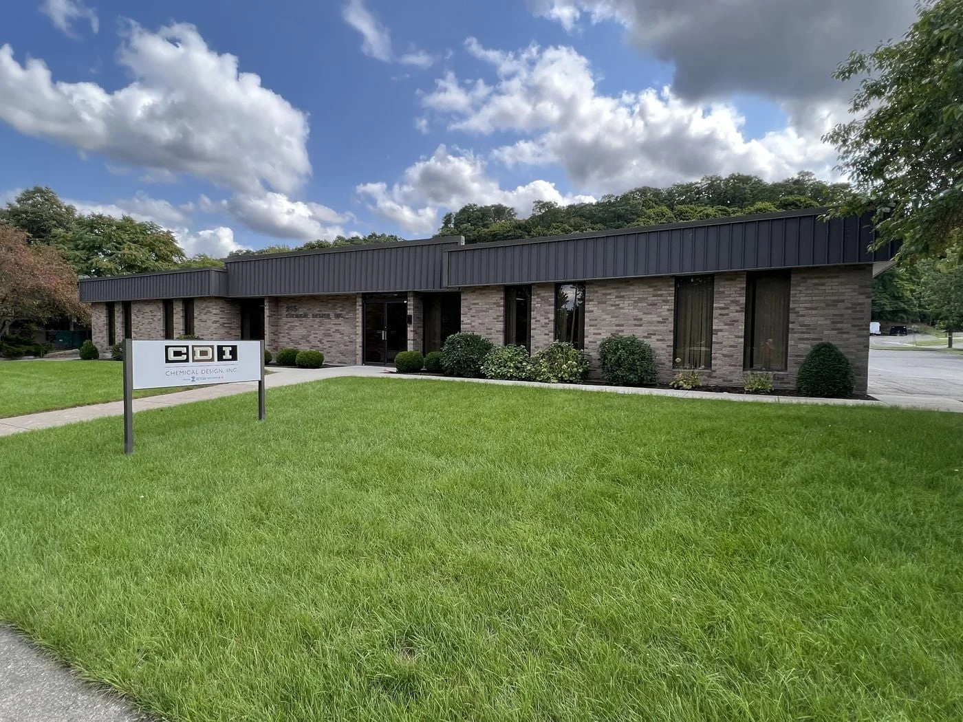Photo 1 of 285 Market St, Lockport, NY 14094