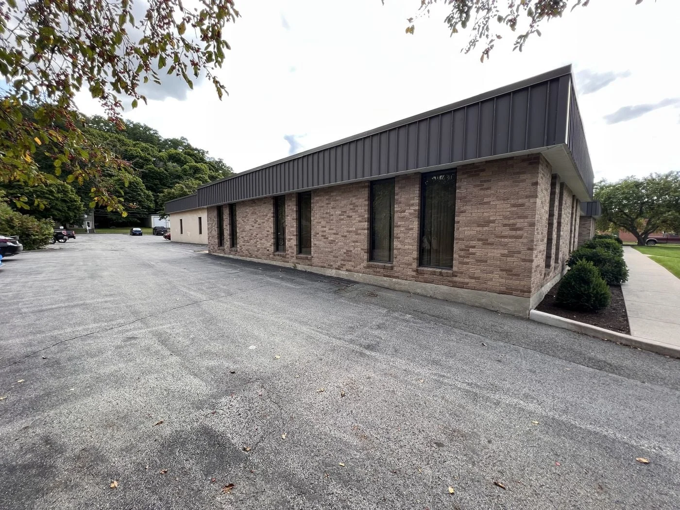 Photo 3 of 285 Market St, Lockport, NY 14094