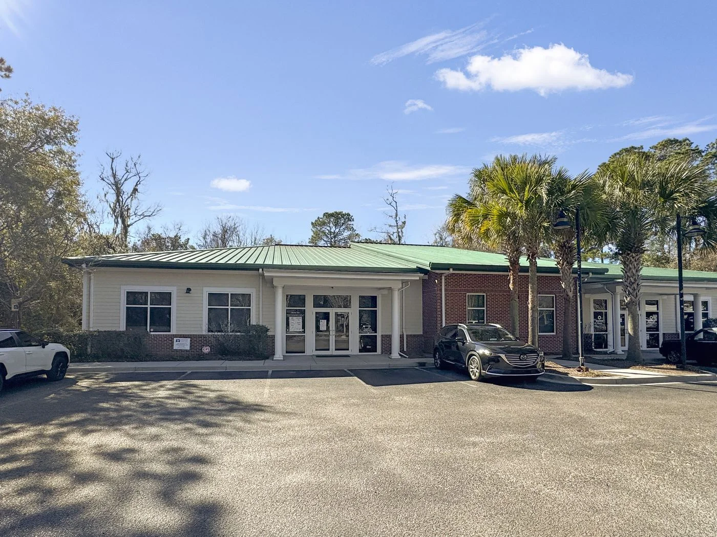 Photo 1 of 897 Von Kolnitz Rd, Mount Pleasant, SC 29464