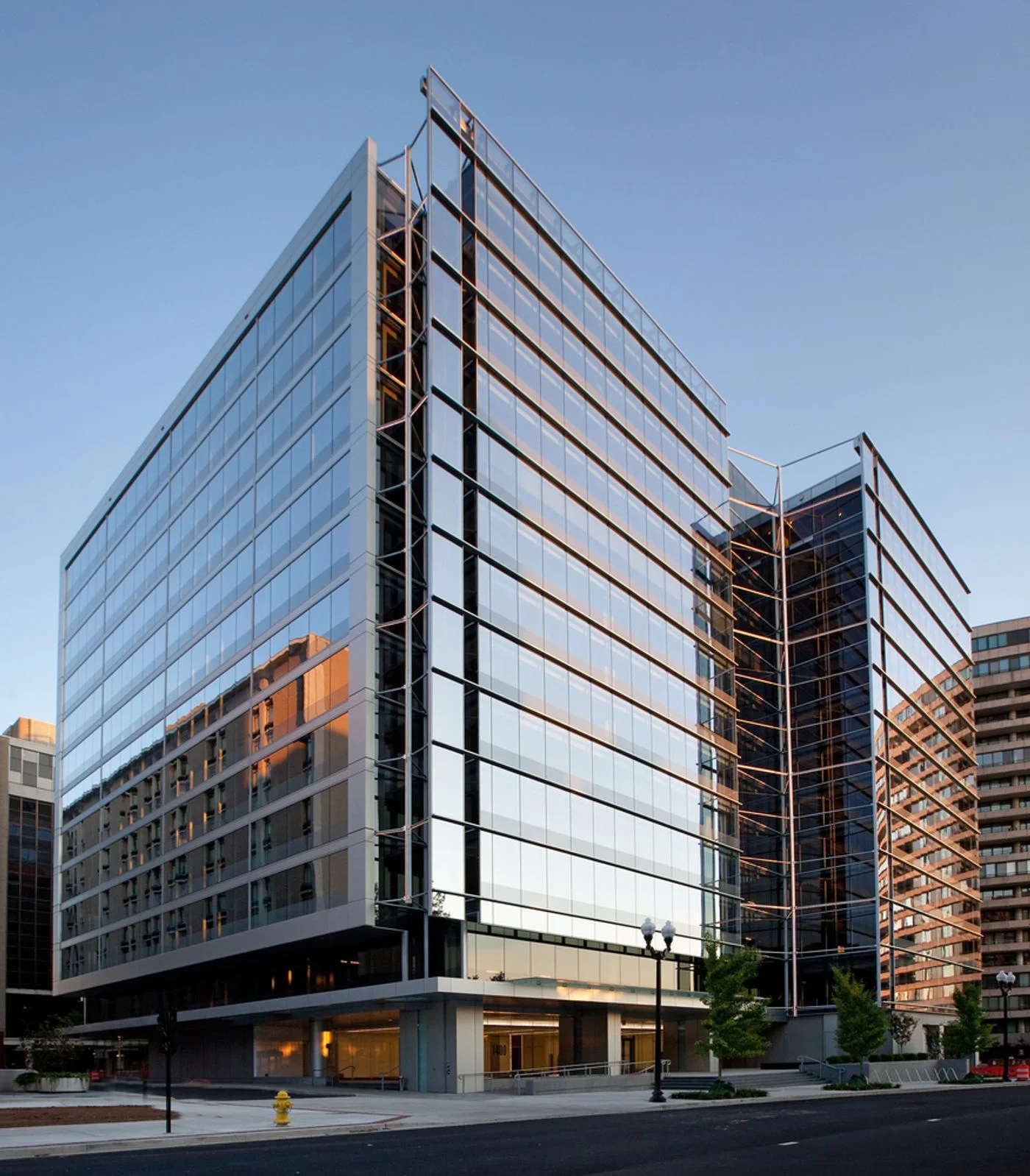 Photo 1 of 1400 Crystal Dr, Arlington, VA 22202