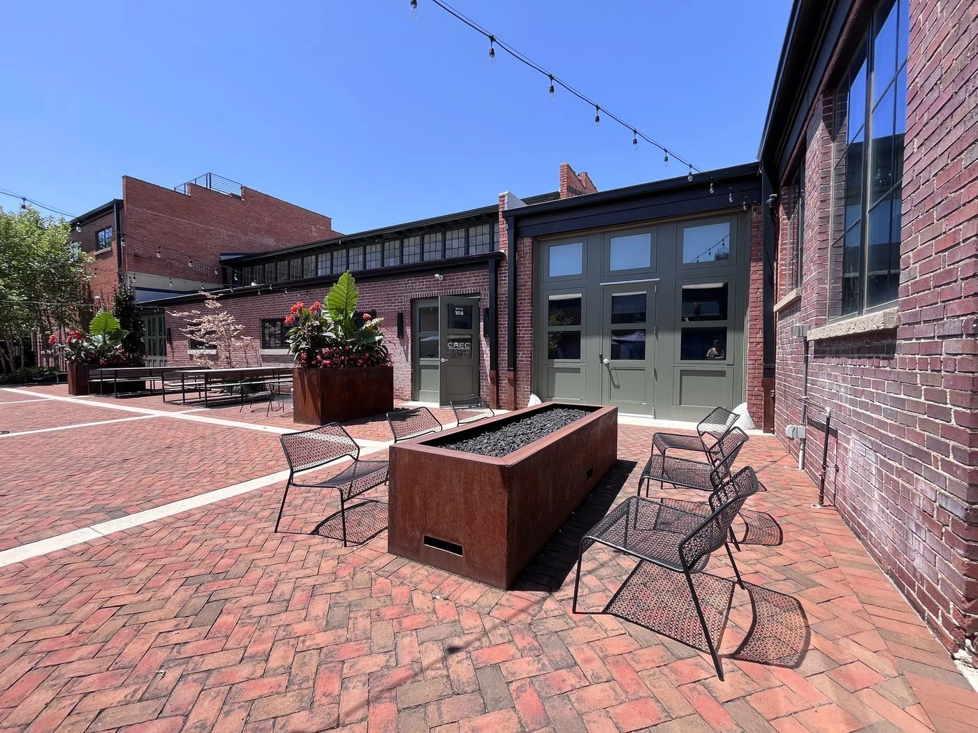 Photo 3 of 1086 N 4th St, Columbus, OH 43201