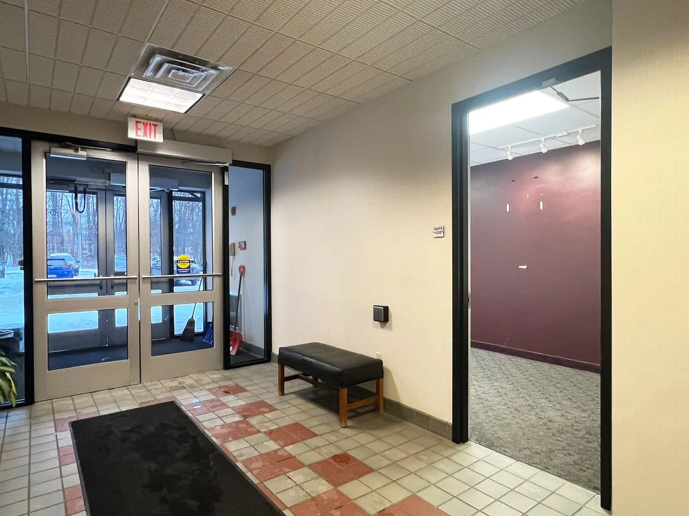 Photo 3 of 410 Cranberry St, Erie, PA 16507