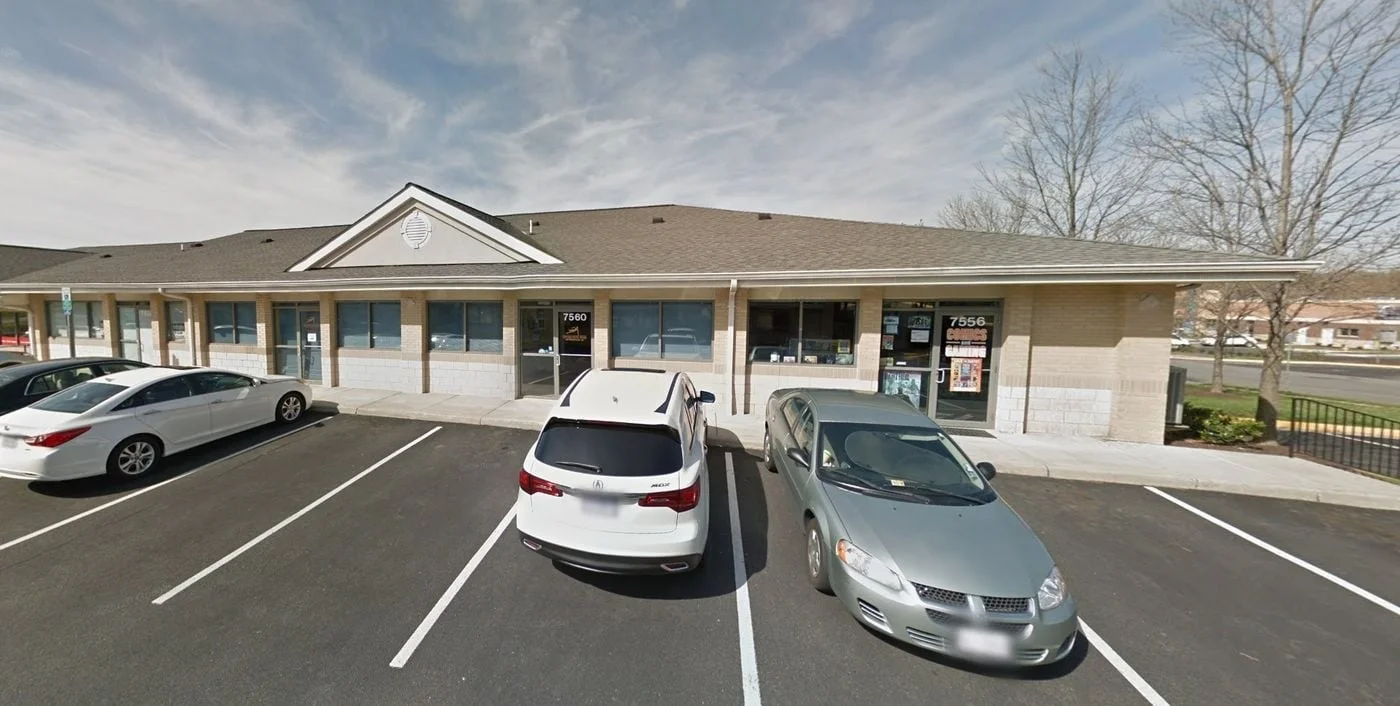 Photo 3 of 7556 Gardner Park Dr, Gainesville, VA 20155