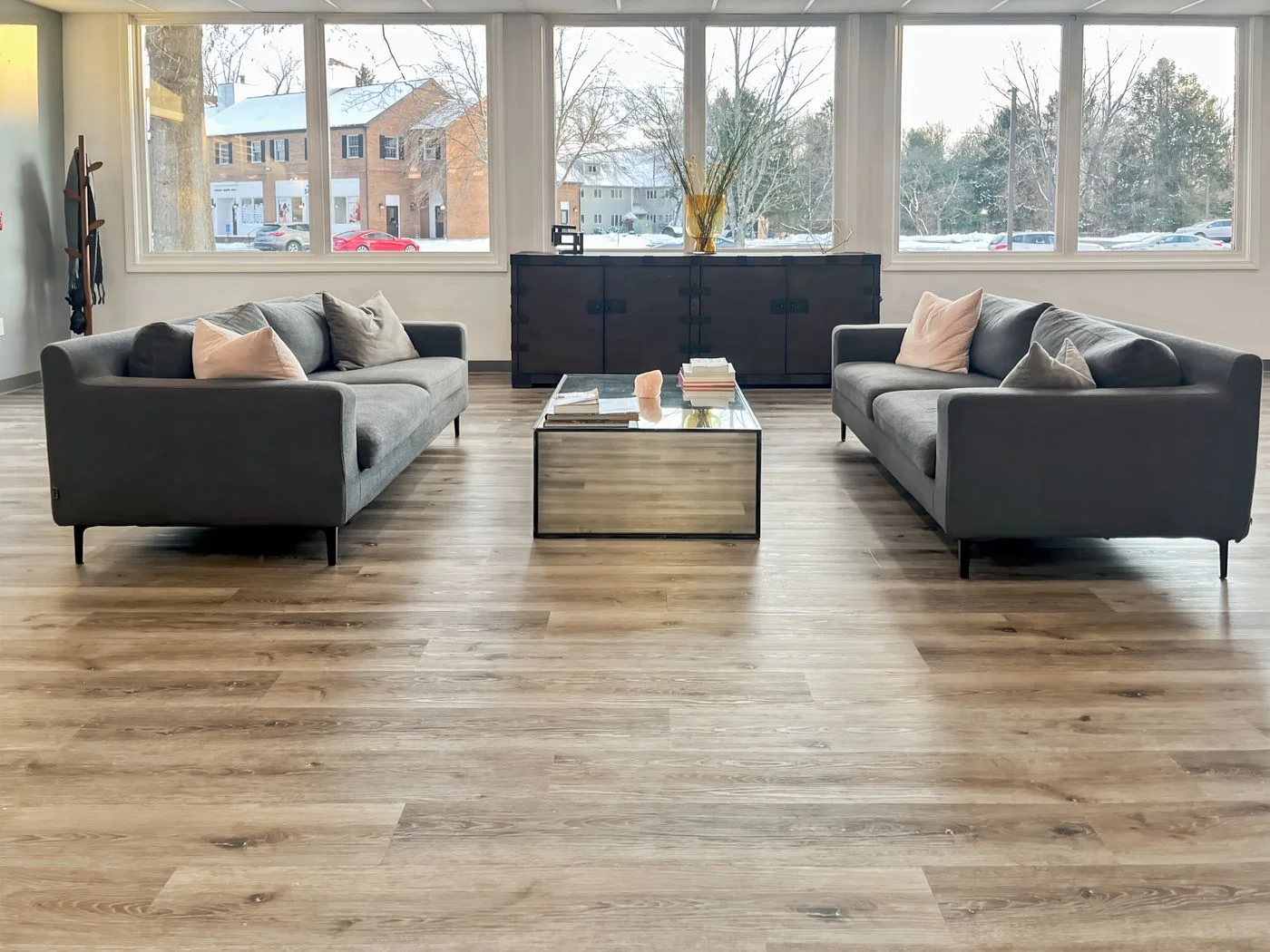 Photo 3 of 1053 Farmington Ave # 1RST Fl 2, Farmington, CT 06032