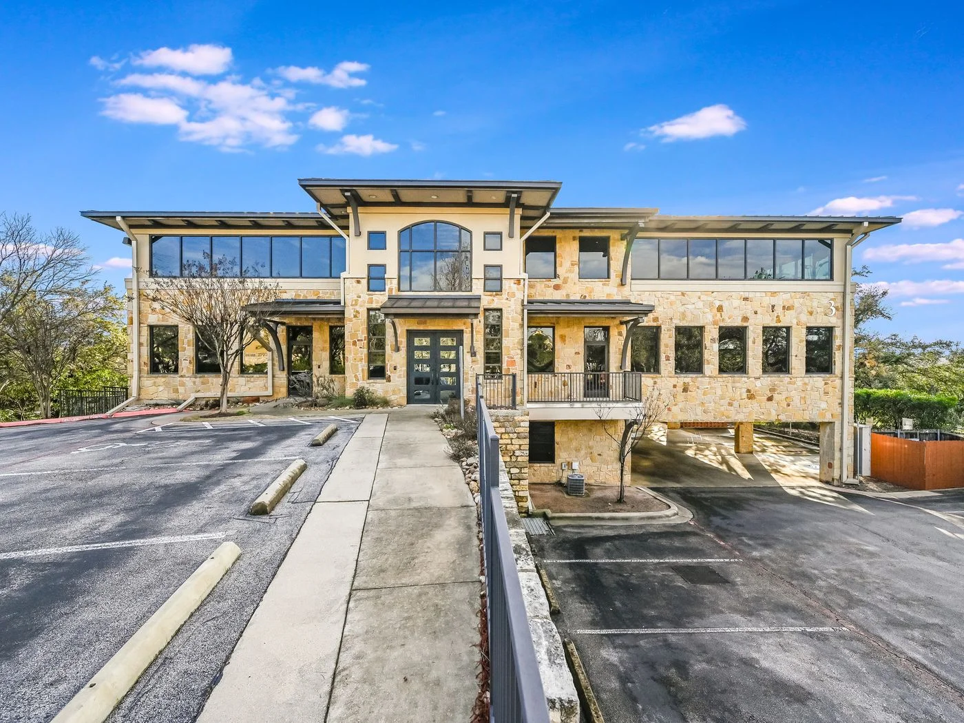 Photo 3 of 3 Lakeway Centre Ct, Lakeway, TX 78734