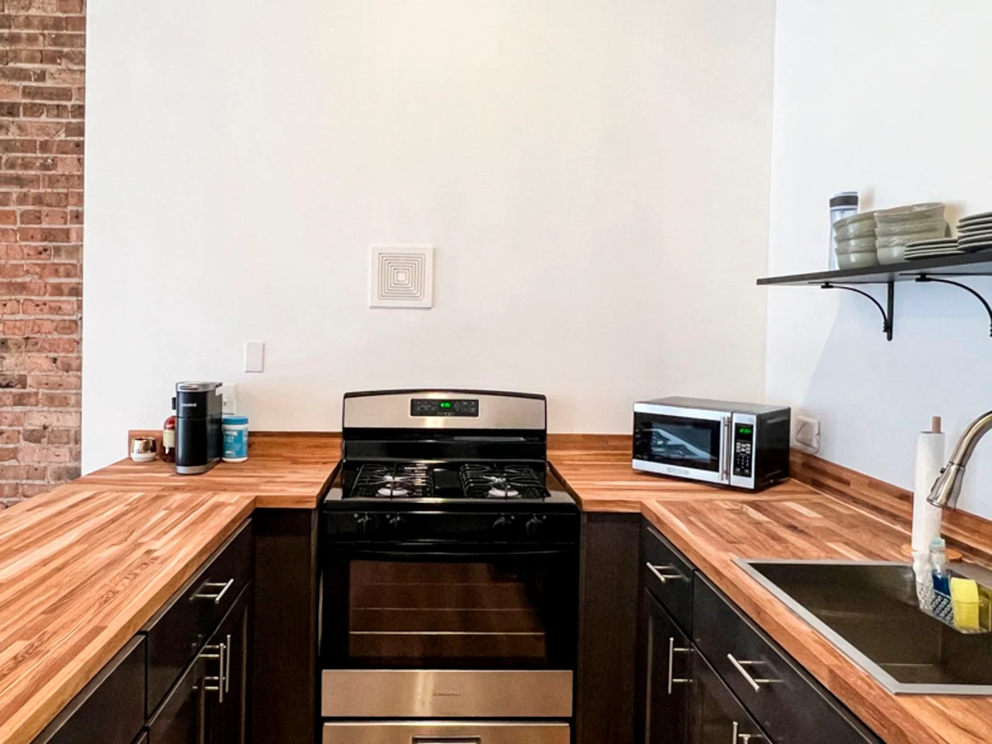 Photo 2 of 1113 W Armitage Ave, Chicago, IL 60614