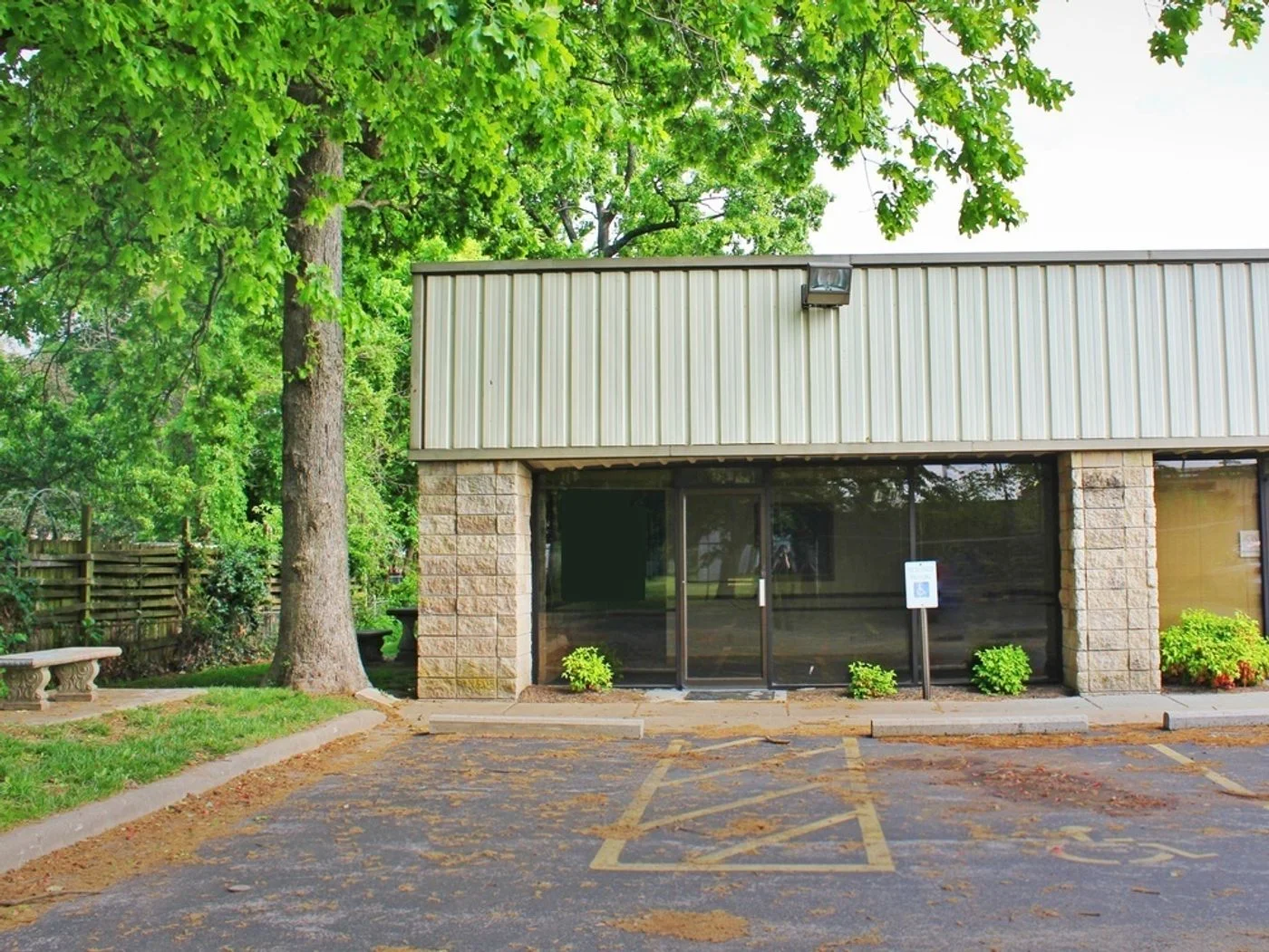 Photo 2 of 435 S Union Ave, Springfield, MO 65802