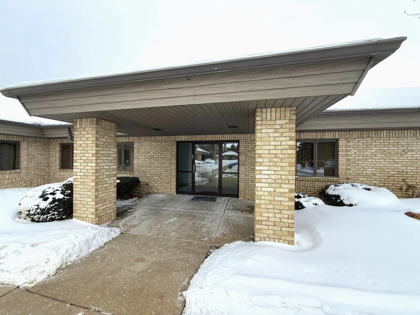 Photo 1 of 4449 Fashion Square Blvd, Saginaw, MI 48603