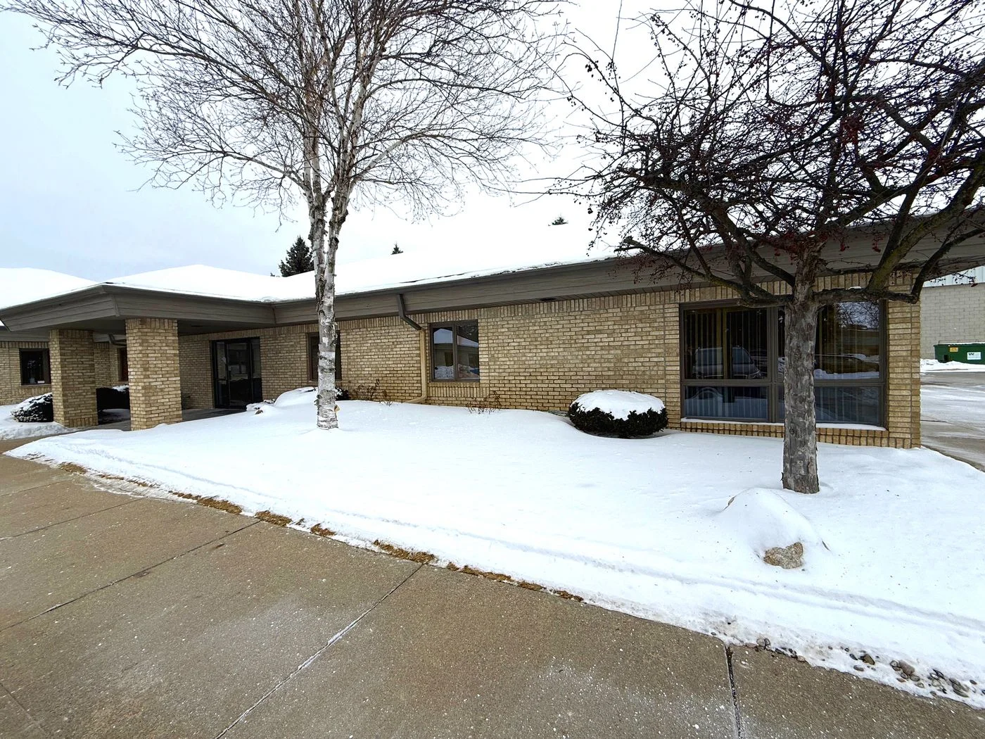 Photo 2 of 4449 Fashion Square Blvd, Saginaw, MI 48603