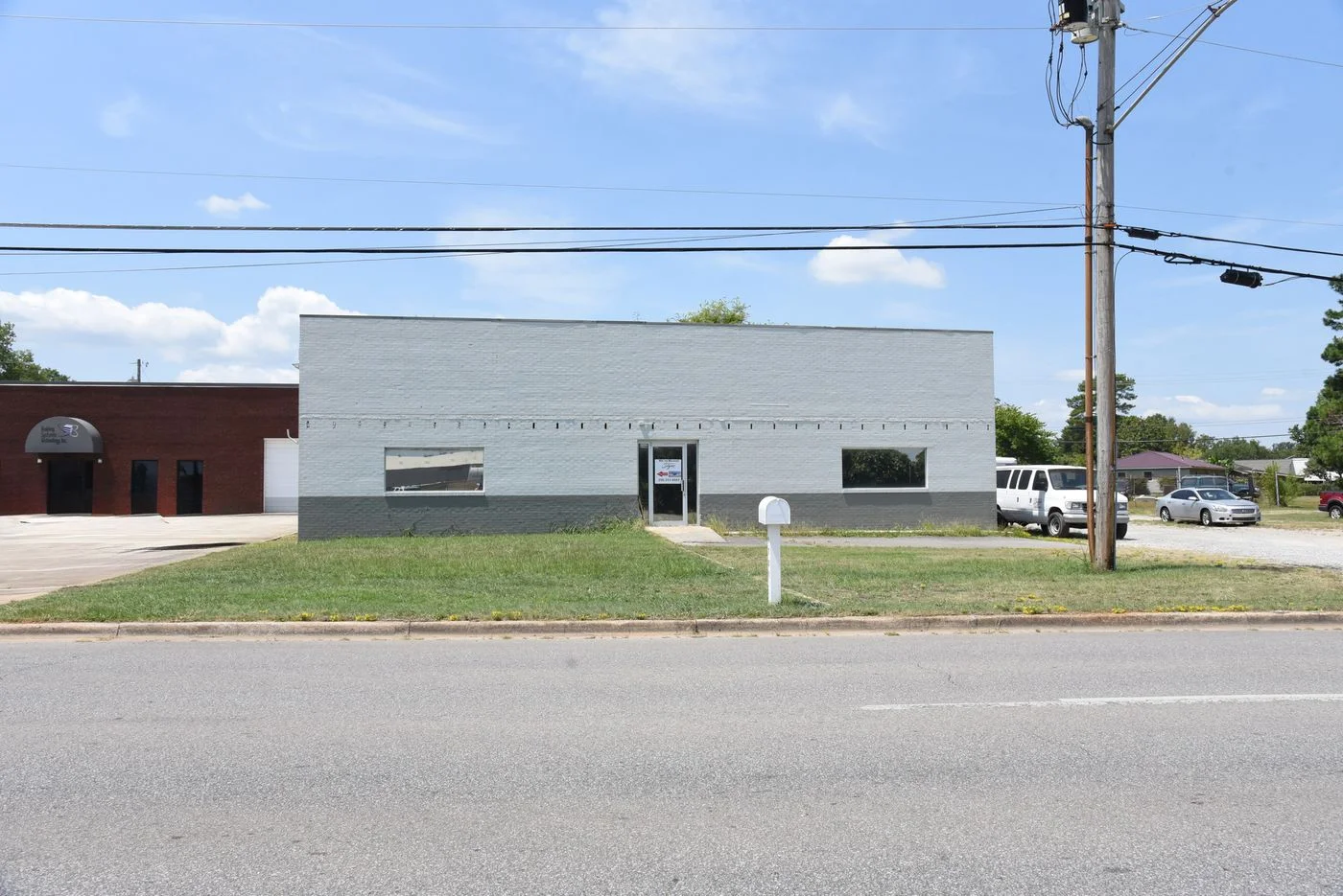 Photo 2 of 1701 Central Pkwy SW, Decatur, AL 35601