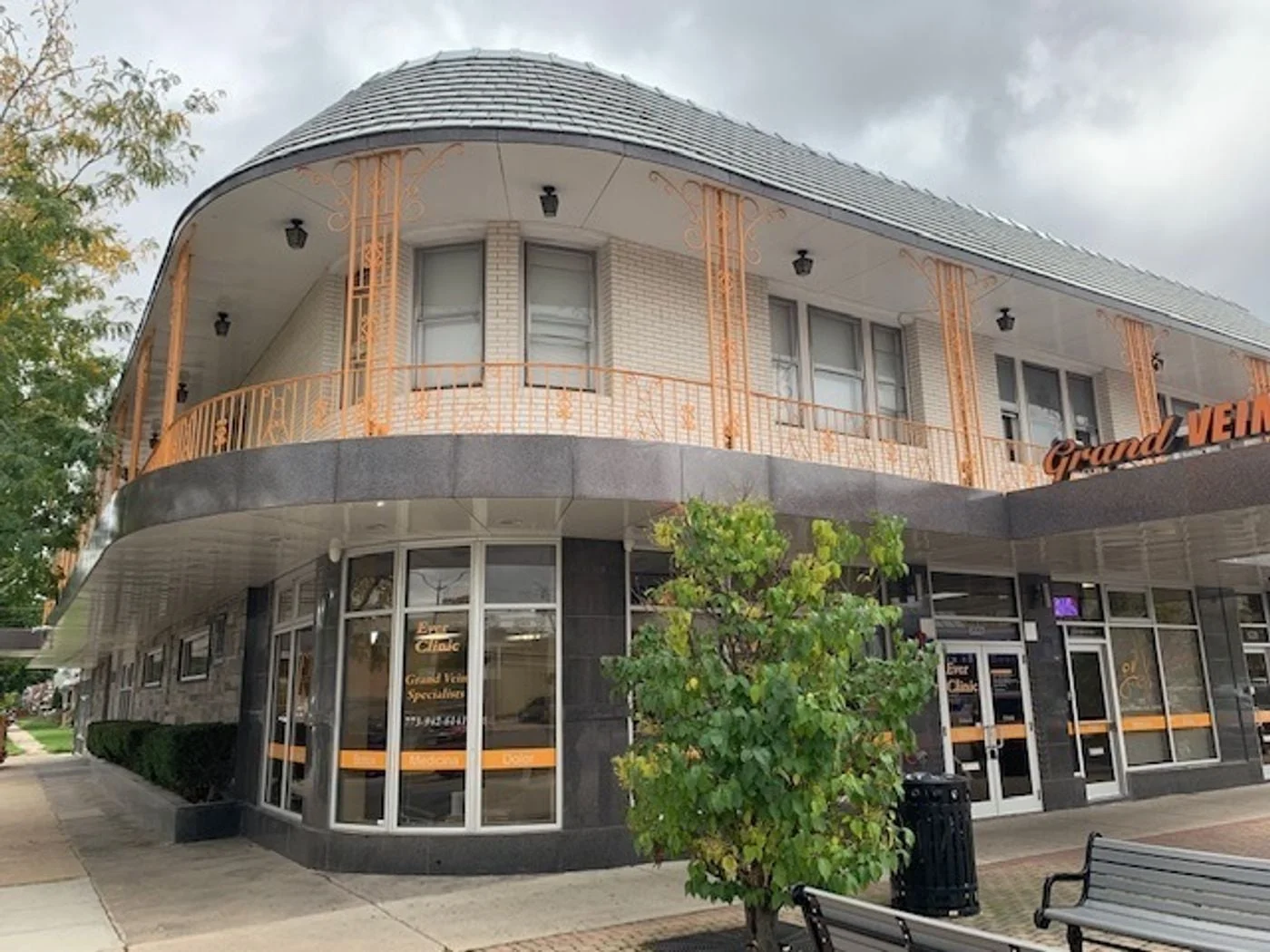 Photo 1 of 6227 Cermak Rd, Berwyn, IL 60402