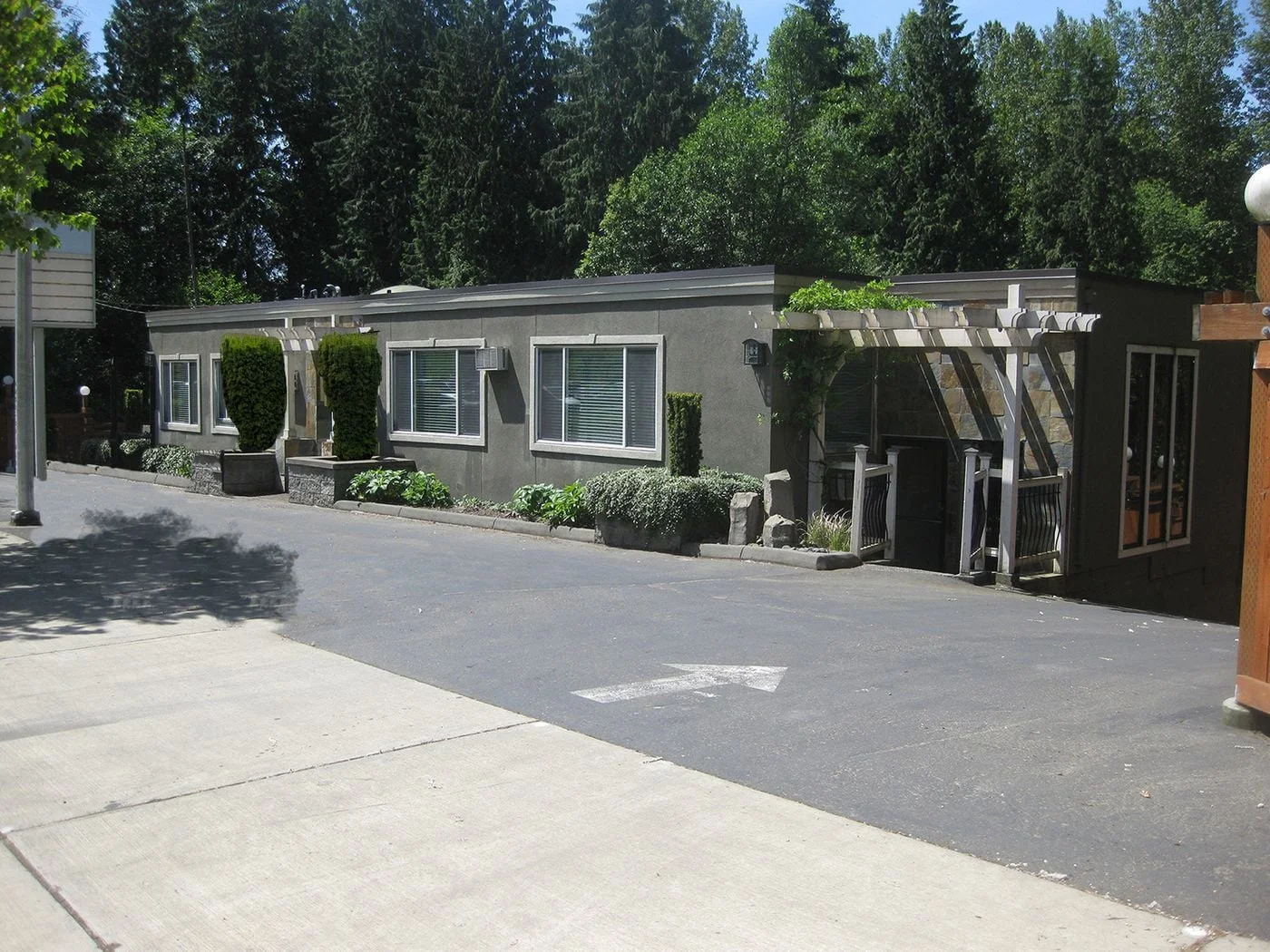 Photo 1 of 33903 Pacific Hwy S, Federal Way, WA 98003