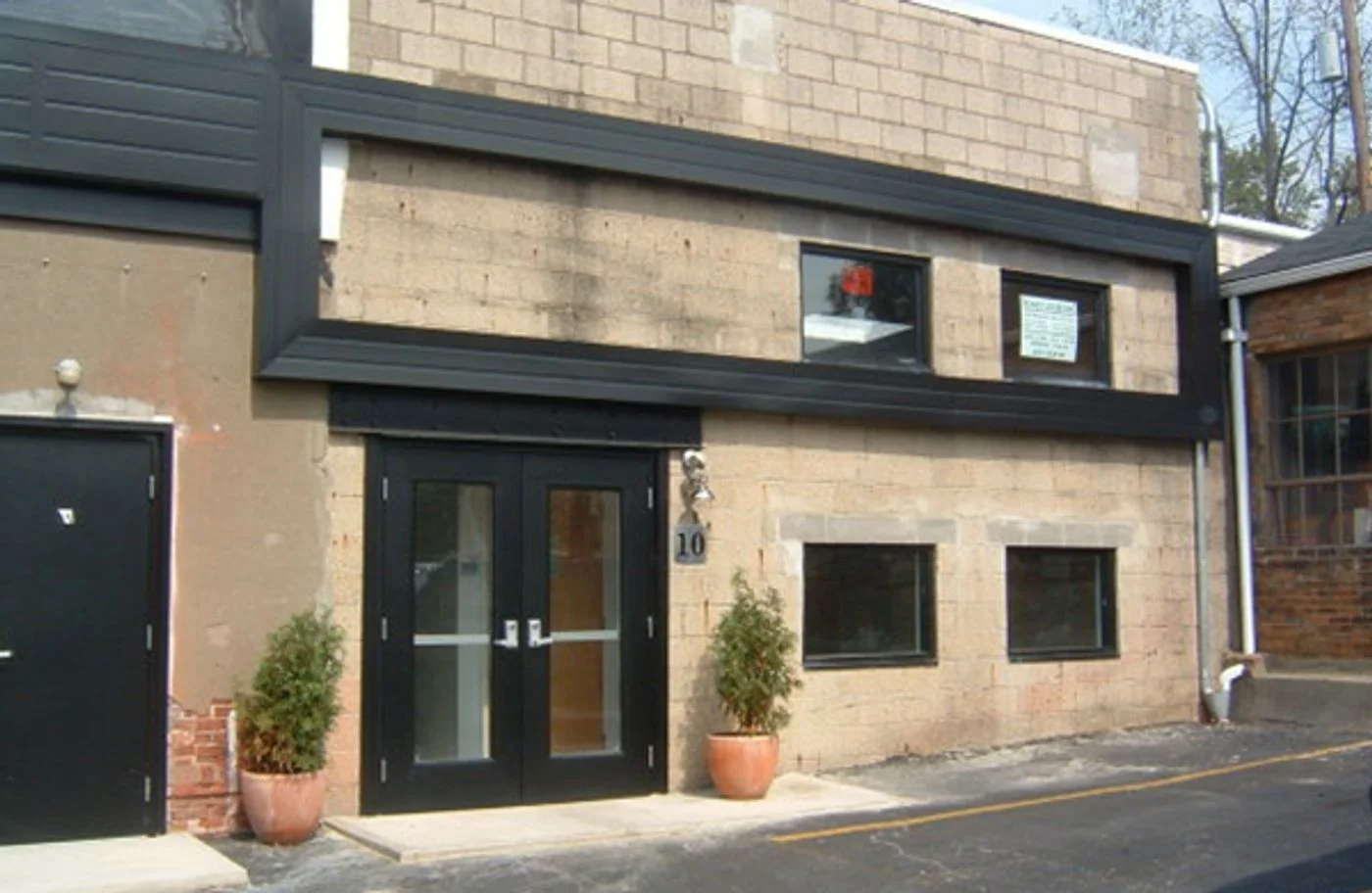 Photo 1 of 10 Oakland Park Ave, Columbus, OH 43214