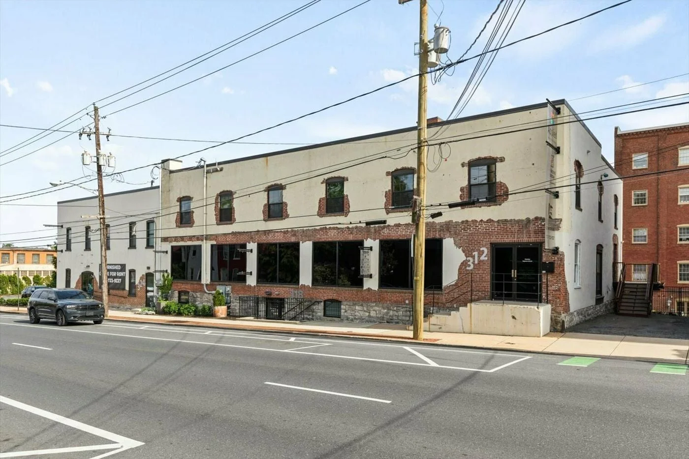 Photo 2 of 312 E Walnut St, Lancaster, PA 17602