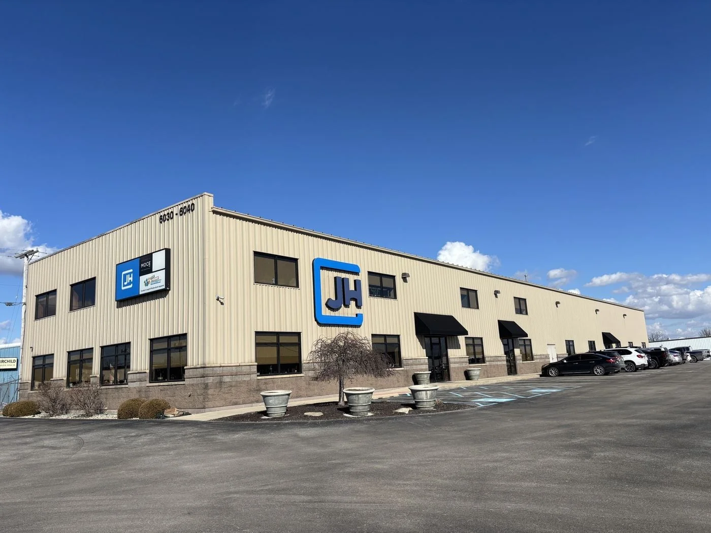 Photo 1 of 6038 Huguenard Rd, Fort Wayne, IN 46818