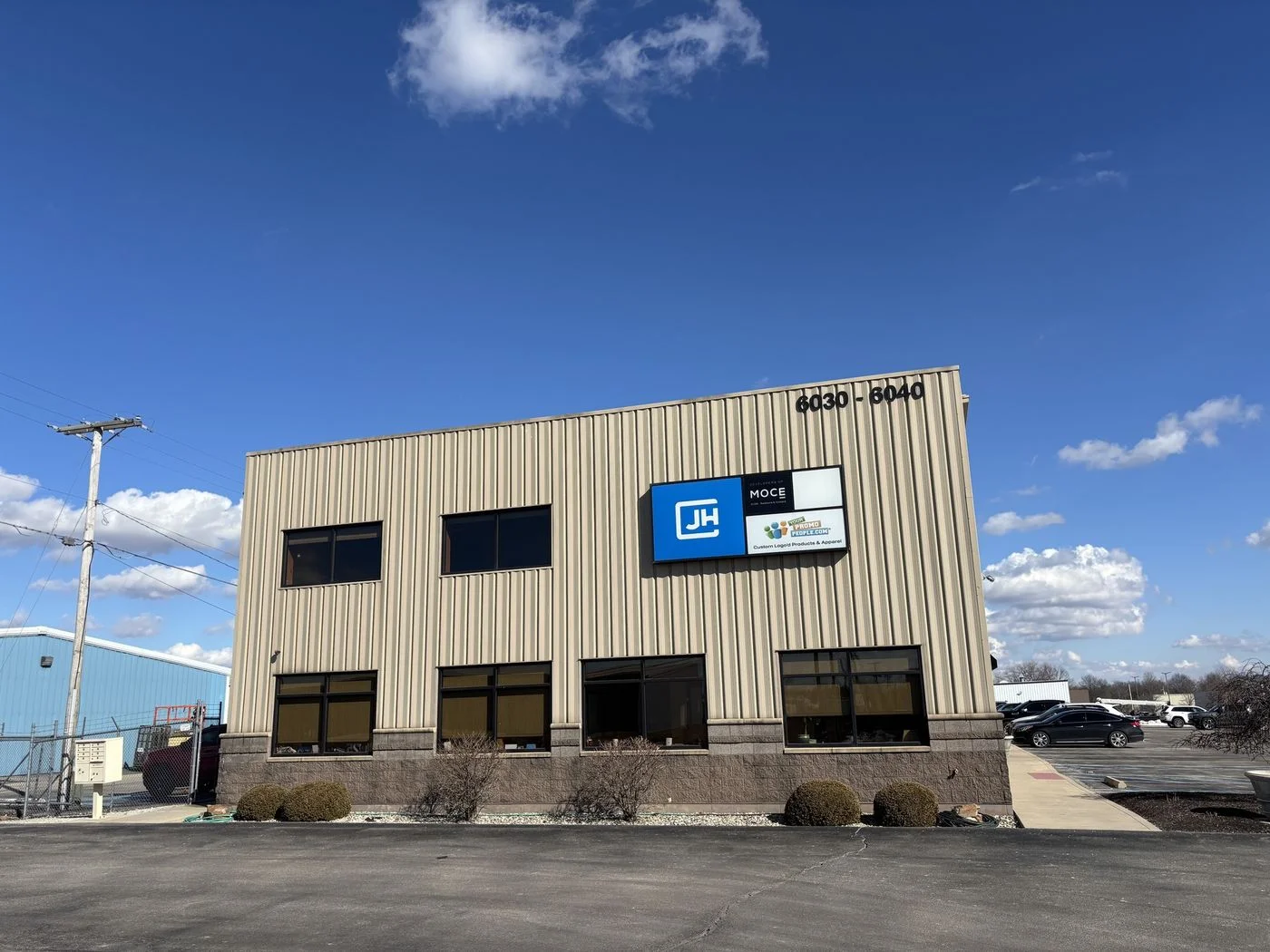 Photo 2 of 6038 Huguenard Rd, Fort Wayne, IN 46818