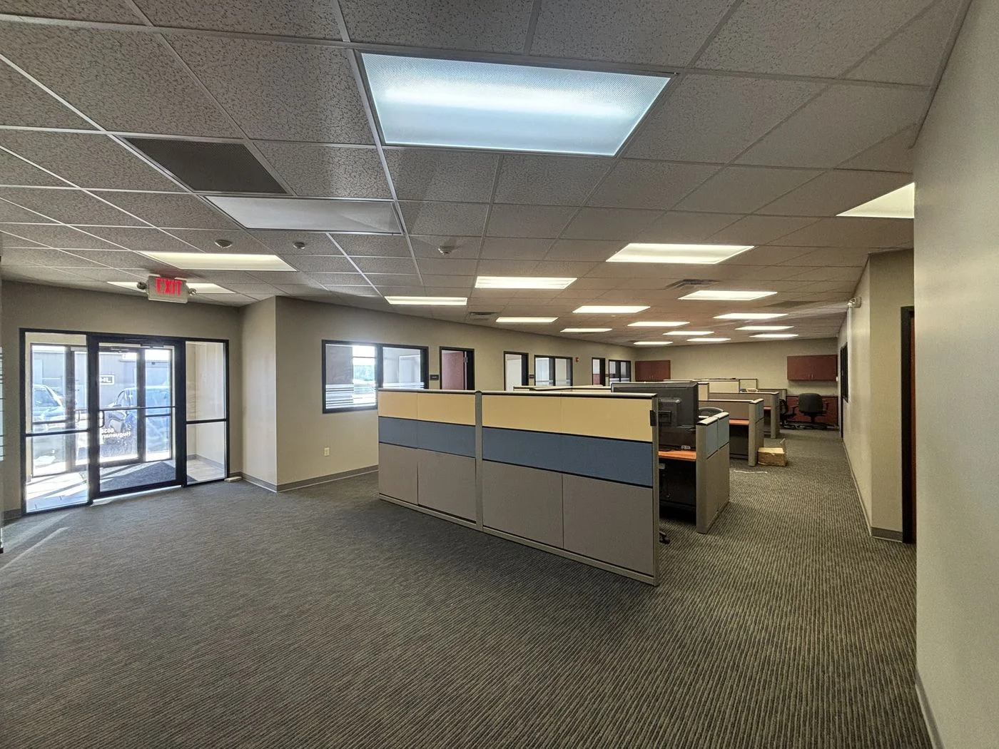 Photo 3 of 6038 Huguenard Rd, Fort Wayne, IN 46818