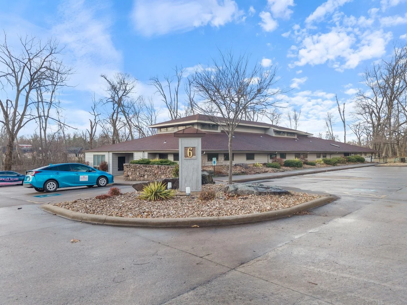 Photo 2 of 6 Halsted Cir, Rogers, AR 72756