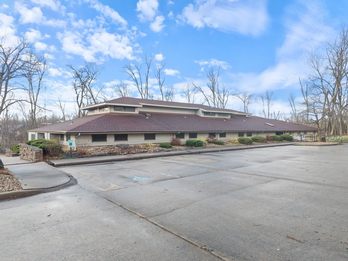 Photo 3 of 6 Halsted Cir, Rogers, AR 72756