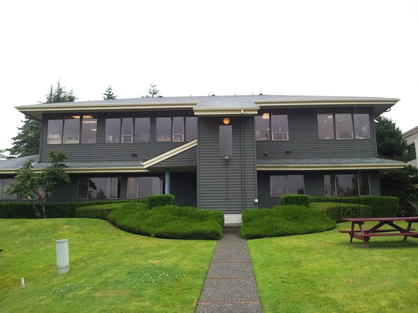 Photo 2 of 10829 NE 68th St, Kirkland, WA 98033