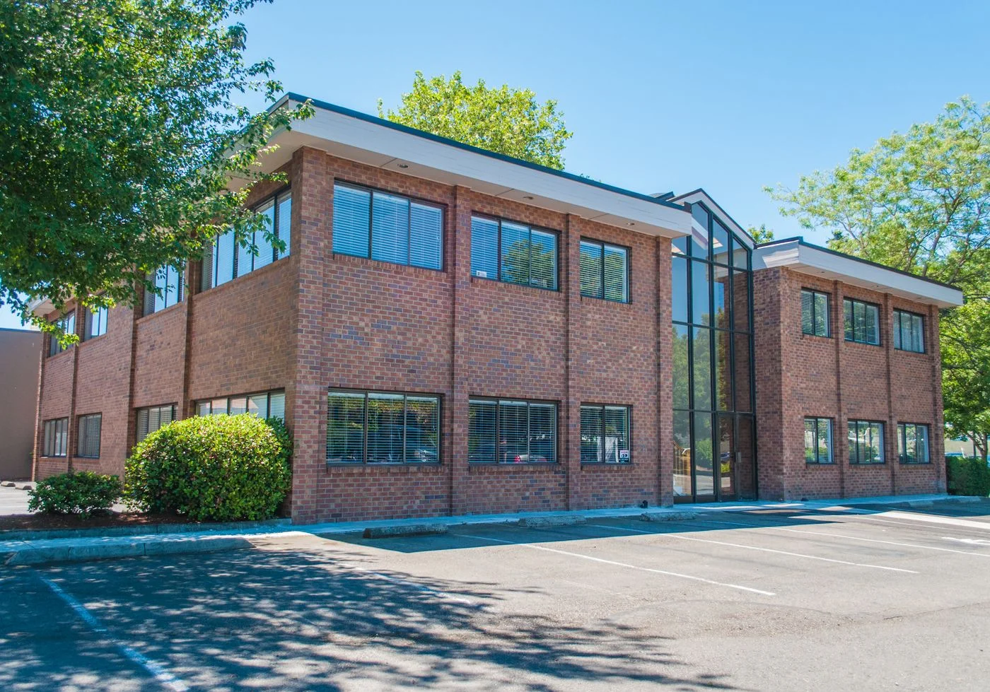 Photo 2 of 3010 77th Ave SE, Mercer Island, WA 98040