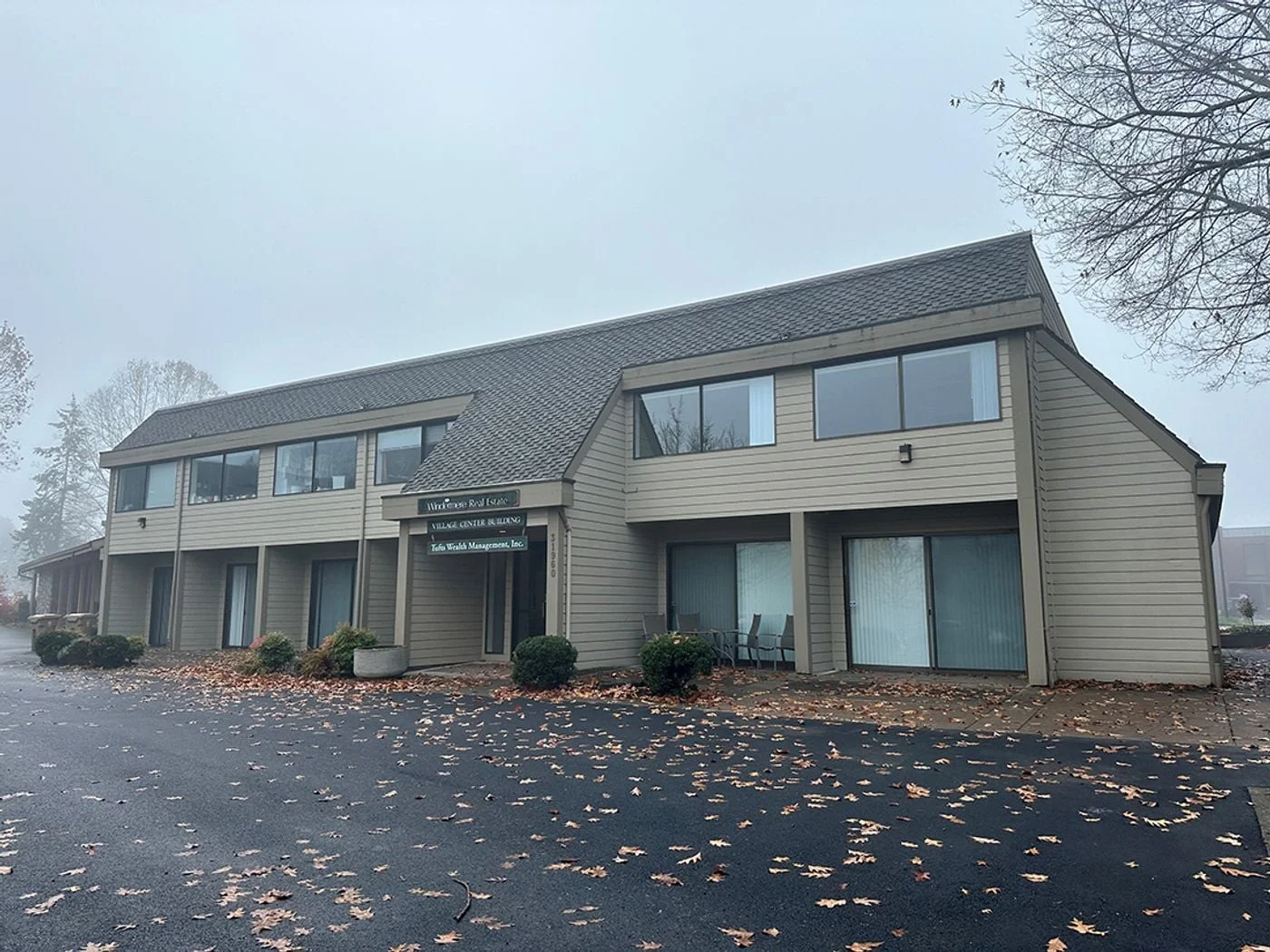 Photo 1 of 31960 SW Charbonneau Dr, Wilsonville, OR 97070