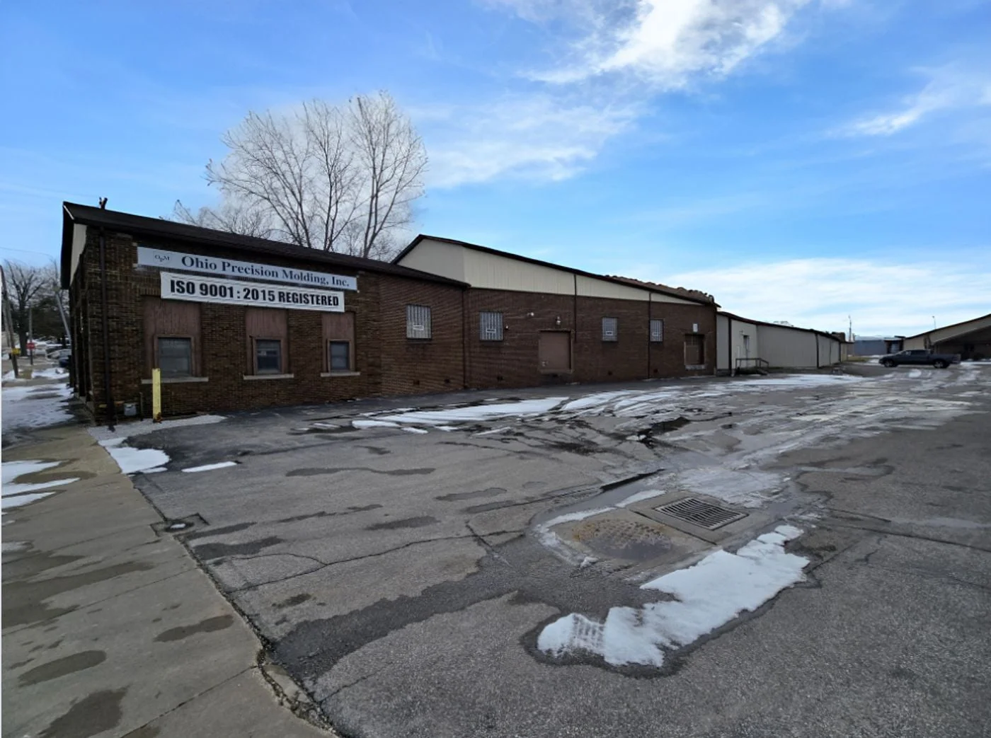 Photo 1 of 120-122 E Tuscarawas Ave, Barberton, OH 44203