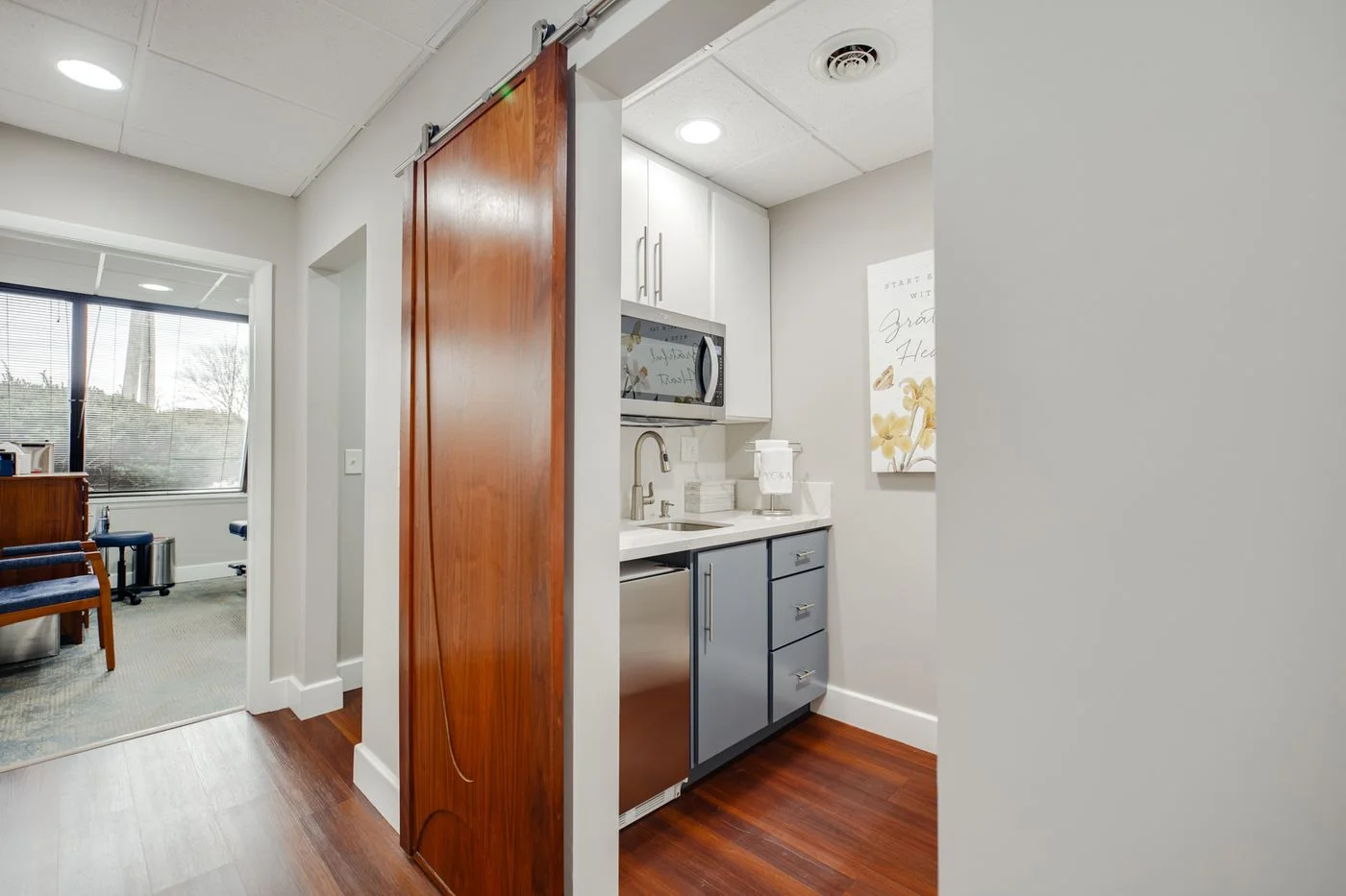 Photo 3 of 510 Baxter Rd, Chesterfield, MO 63017