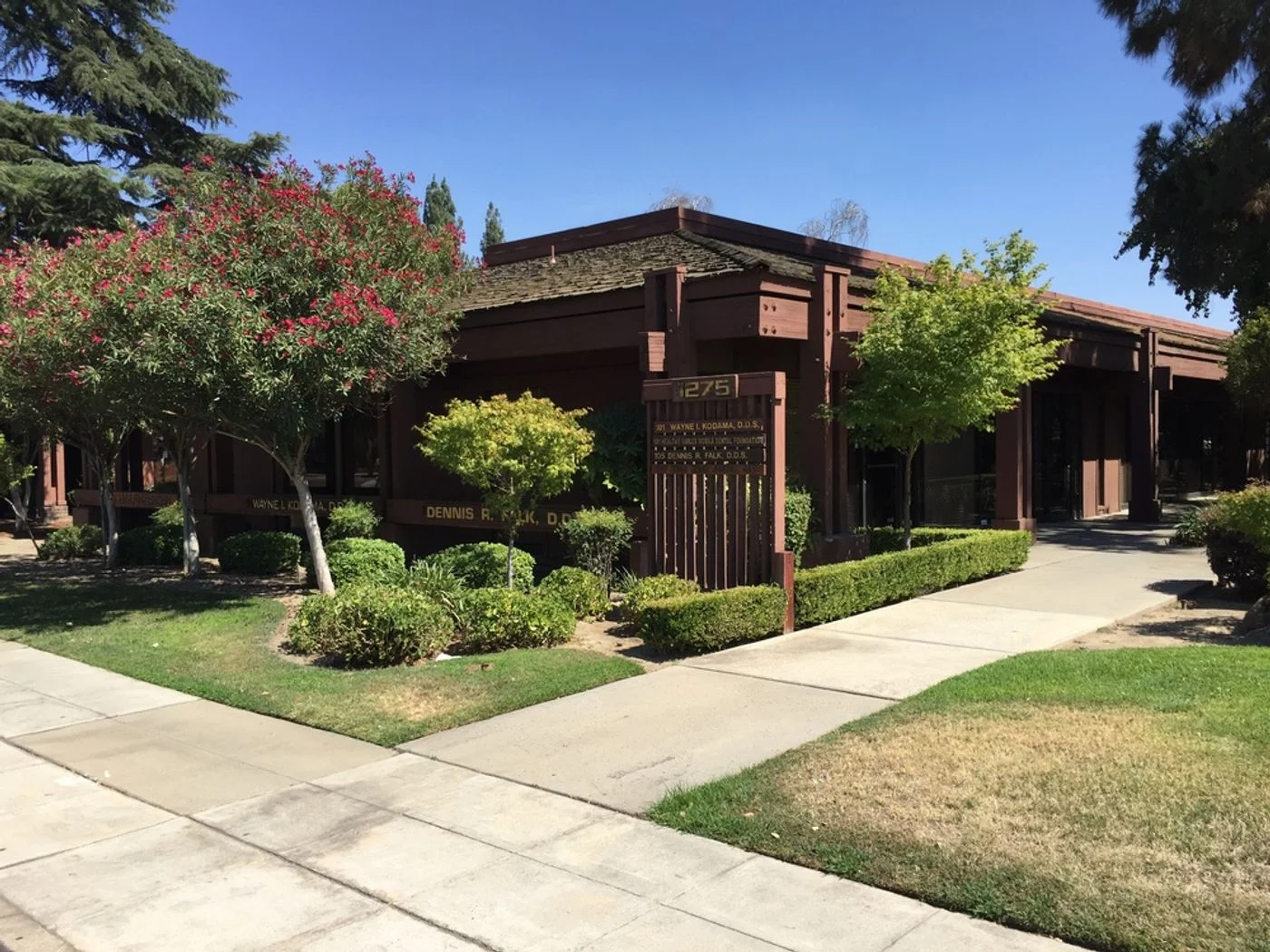 Photo 1 of 1275 W Shaw Ave, Fresno, CA 93711