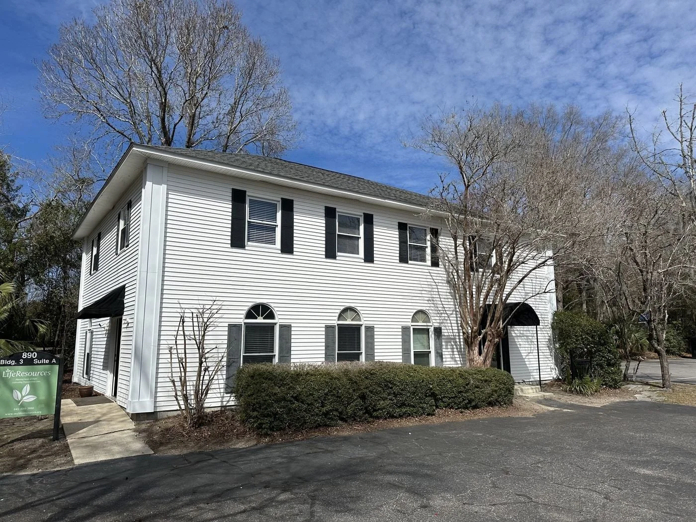 Photo 1 of 890 Johnnie Dodds Blvd Ste 3, Mount Pleasant, SC 29464