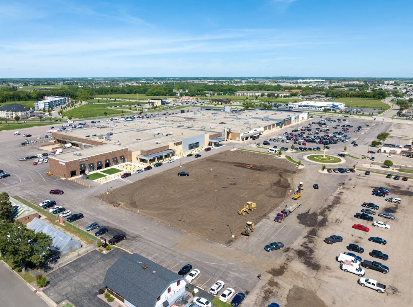 Photo-2 of 1400 Madison Ave, Mankato, MN 56001