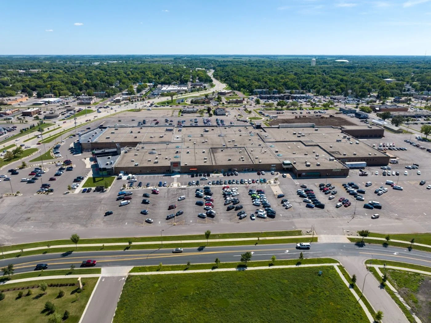 Photo-3 of 1400 Madison Ave, Mankato, MN 56001