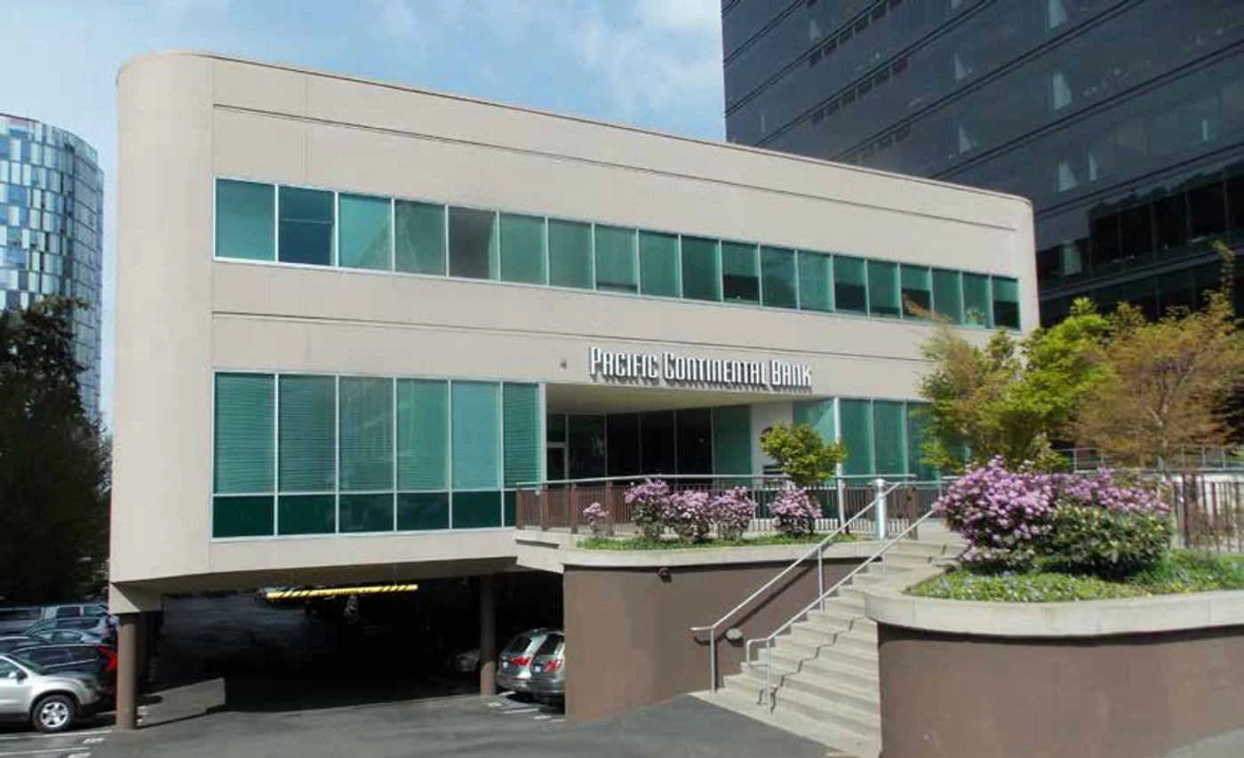 Photo 2 of 305 108th Ave NE, Bellevue, WA 98004