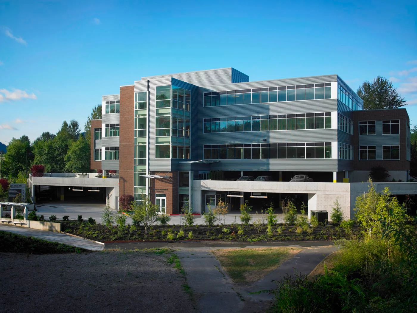 Photo 1 of 1301 4th Ave NW, Issaquah, WA 98027