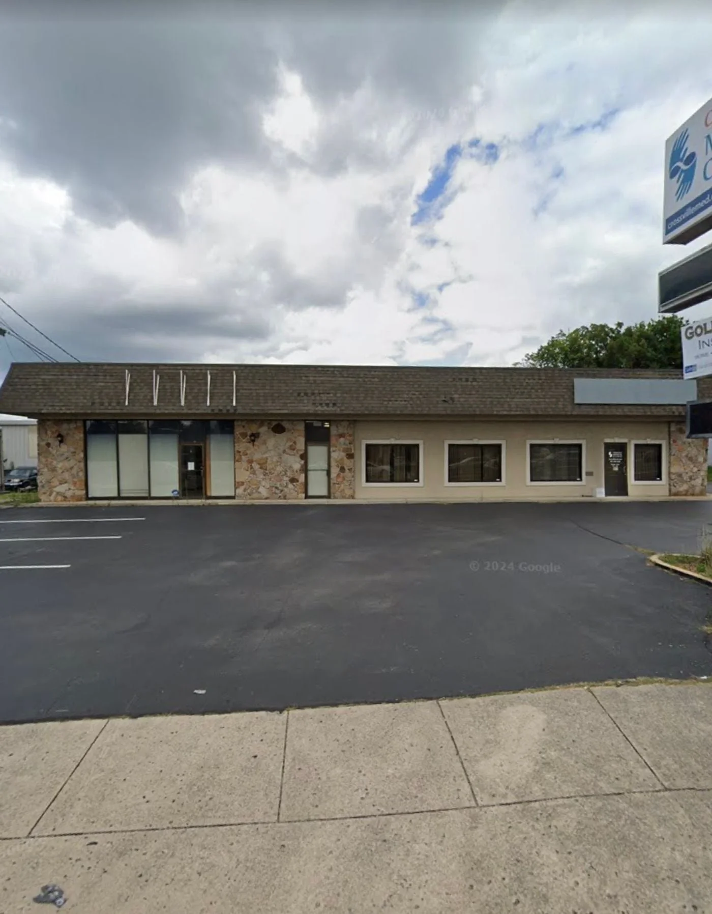 Photo 1 of 820 N Main St, Crossville, TN 38555