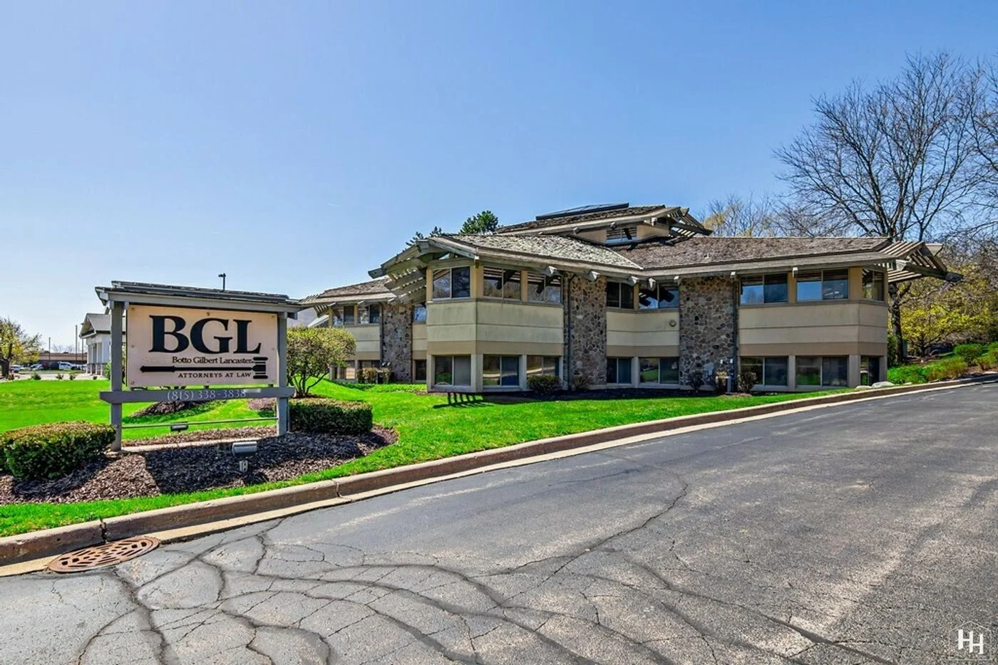 Photo 1 of 970 S McHenry Ave, Crystal Lake, IL 60014