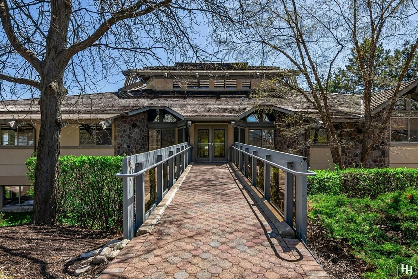 Photo 3 of 970 S McHenry Ave, Crystal Lake, IL 60014